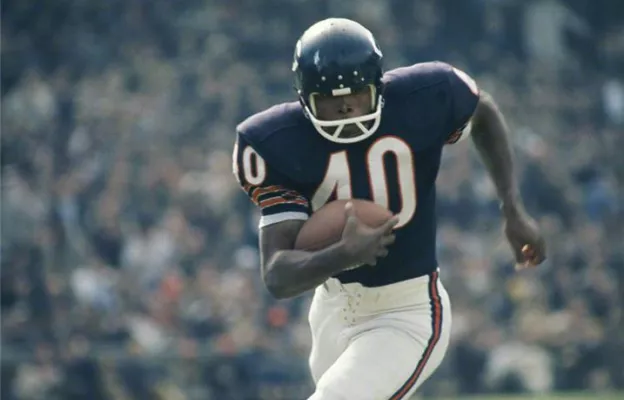 Gale Sayers: Witnessing Military Teamwork, Passion and Courage